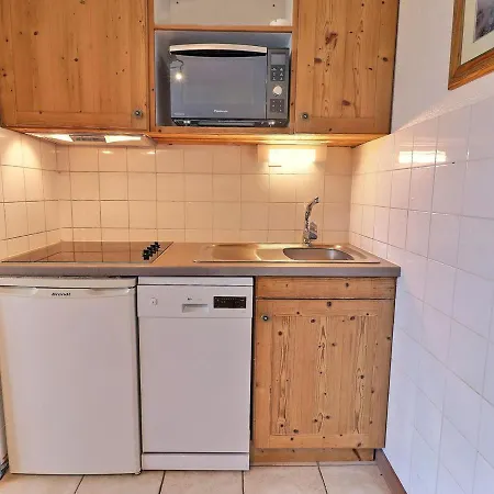 Apartment La Tania - 2 Pieces, 31m², 4 Pers, Balcon, Pieds Des Pistes - Fr-1-182a-28 *