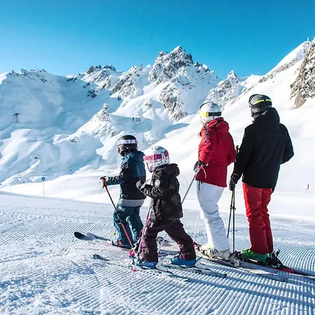 Confortable 2 Pieces, Skis Aux Pieds Et Proche Des Commerces - Fr-1-182a-28 Lejlighed Courchevel
